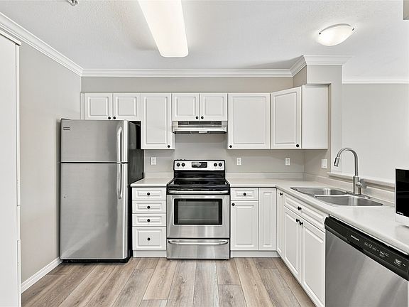 4th image of 1120 Hugh Allan Dr #214