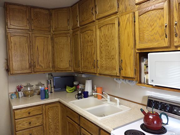 3rd image of 619 N 11th St