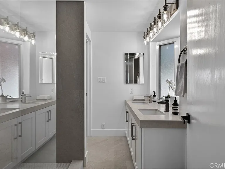 428 Cabrillo Ter — Photo 10