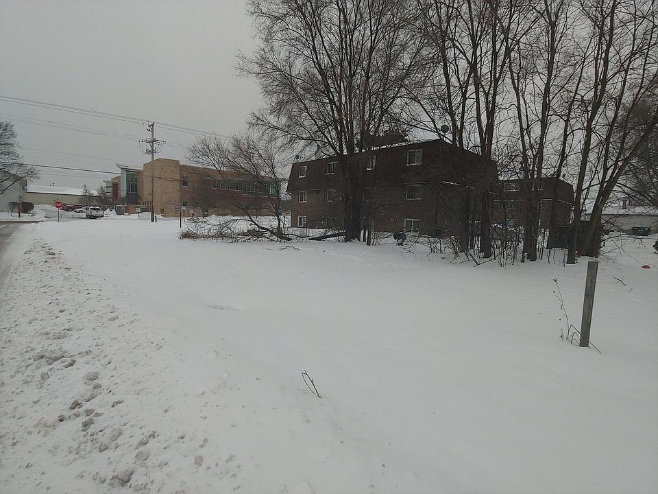 2nd image of 264 E Grand Ave