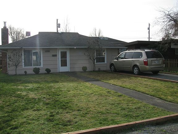 3rd image of 1220 6th St