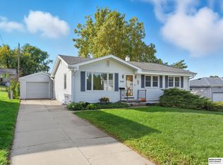 7525 Valley St, Omaha, NE 68124