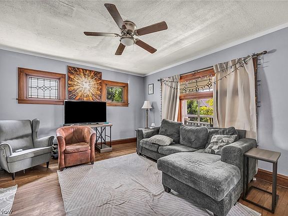 5th image of 1502 Ferman Ave