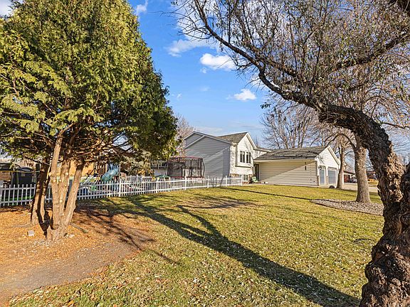 2nd image of 2918 Village Green Dr