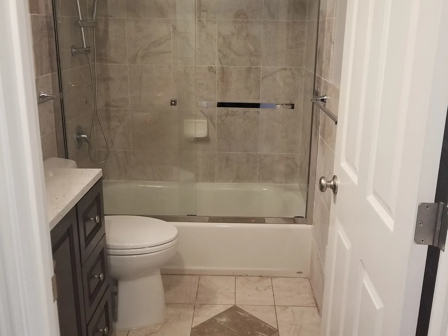 1 bed, 650 sqft, $3,150 — Photo 3