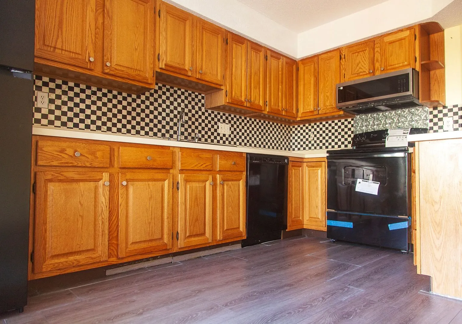 Charming 2BR Condo in Waterbury — Photo 2