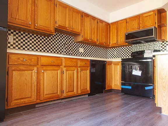 2nd image of 380 Hitchcock Rd Unit 212