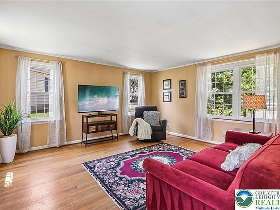 2nd image of 974 Juniper Rd