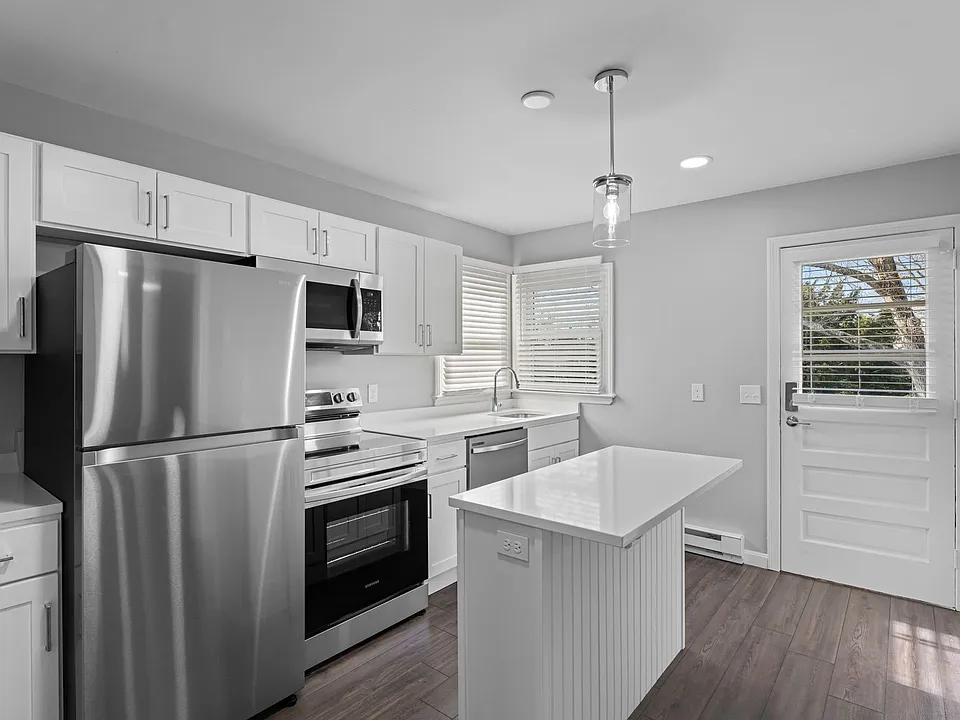207 Brandegee Ave