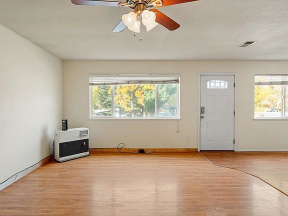 5th image of 704 Marjorie St