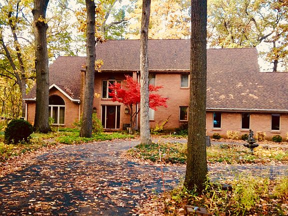 3rd image of 3872 Windermere Dr