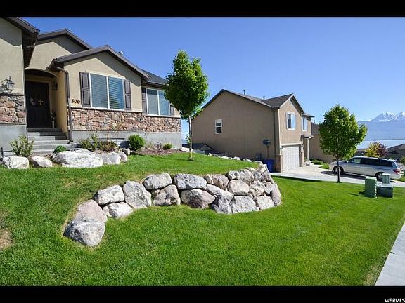 3rd image of 306 W Red Tailed Cres