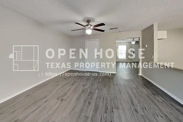 3 bed, 2.0 bath, 1335 sqft, $2,025 — Photo 3