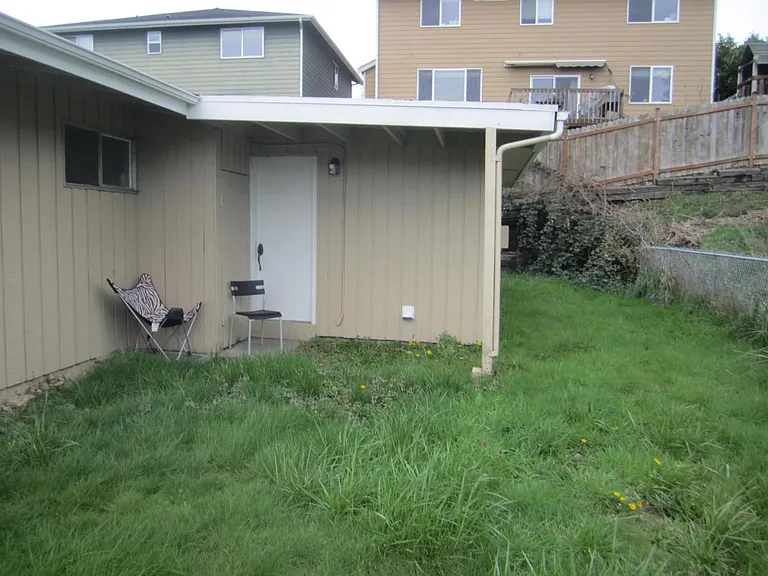 2128 NE 6th Ct — Photo 24
