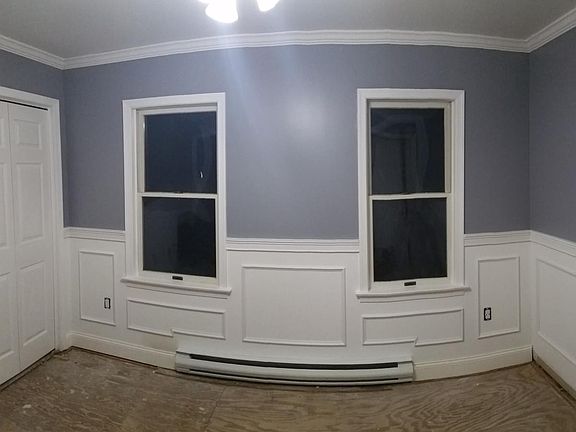 spare room w/2 closets 2nd floor