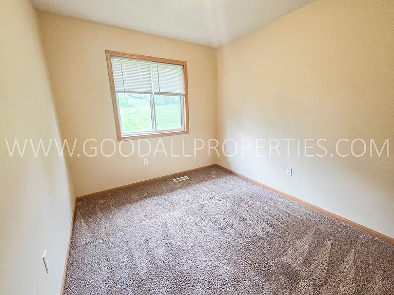 409 S Hazel St — Photo 11