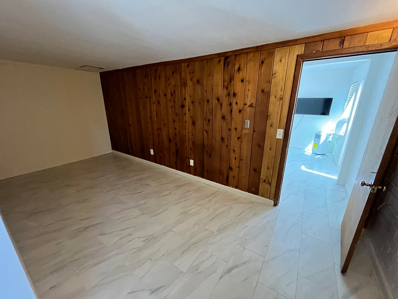 1 bed, 370 sqft, $895 — Photo 3