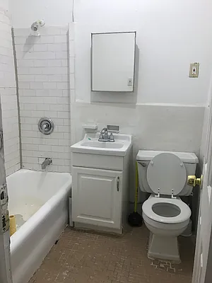 Rented by PMG Real Estate  | media 6