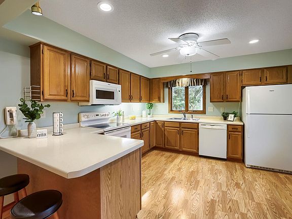 2nd image of 1078 Riverwood Ct