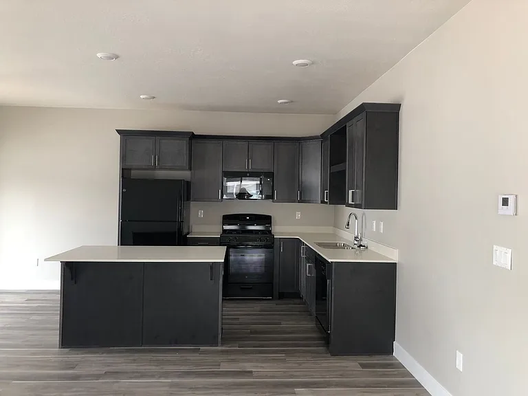 1548 W Pyrite Ln #D — Photo 7