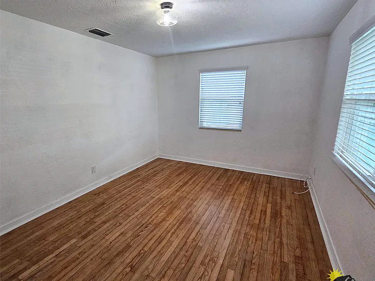 475 Riverside Dr — Photo 30