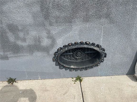4th image of 5944 S Oak Dr