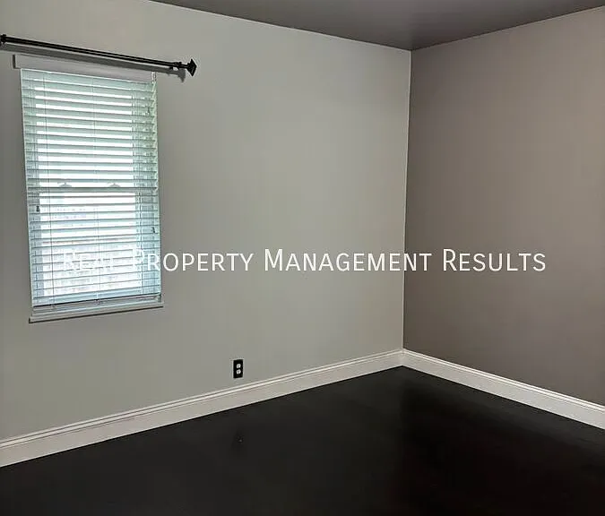 1762 Spring Ct — Photo 7
