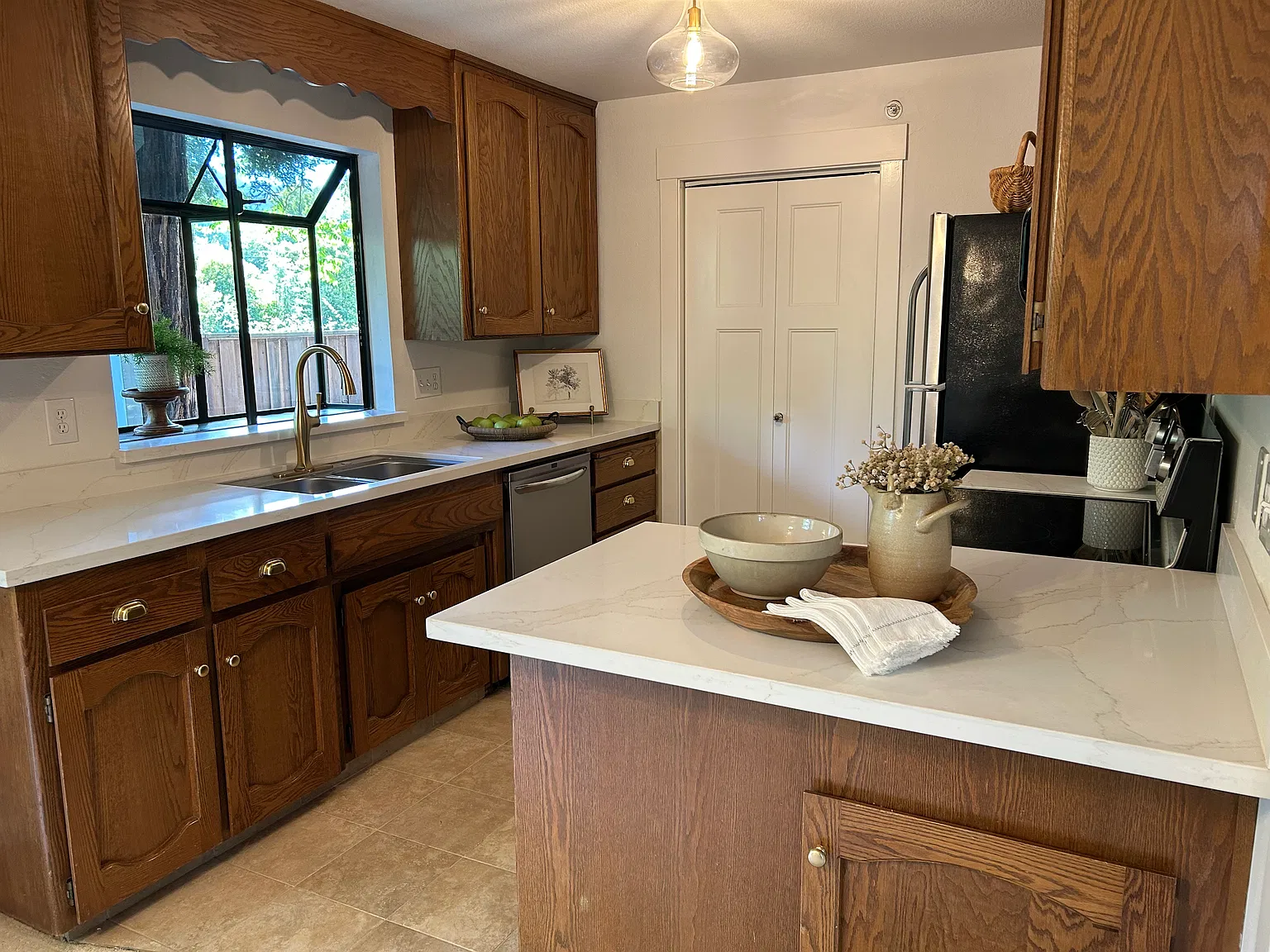 2 bed, 1000 sqft, $3,125 — Photo 4