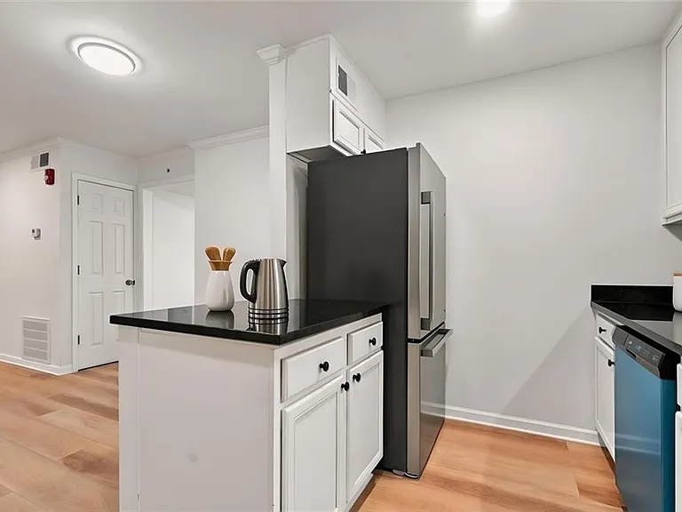 5095 Roswell Rd #203 — Photo 13