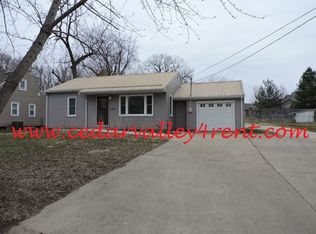 327 S Hackett Rd, Waterloo, IA 50701