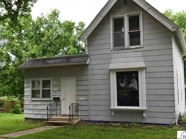 606 S Main St, Blue Earth, MN 56013
