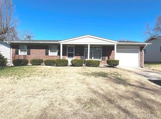917 Wilmington Dr, Saint Charles, MO