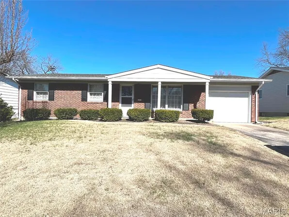 917 Wilmington Dr, Saint Charles, MO 63301