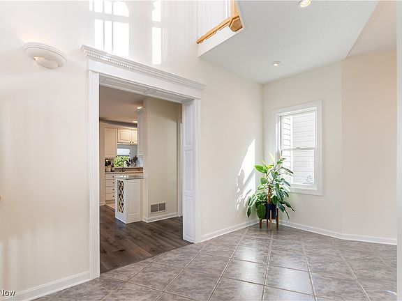5th image of 259 Oak Dr NW