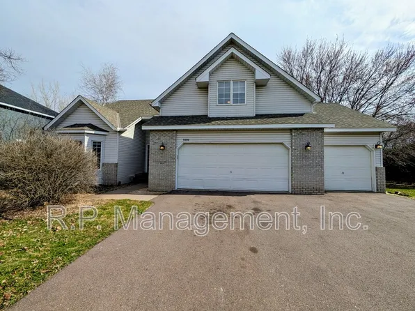9200 Parkside Dr, Woodbury, MN 55125