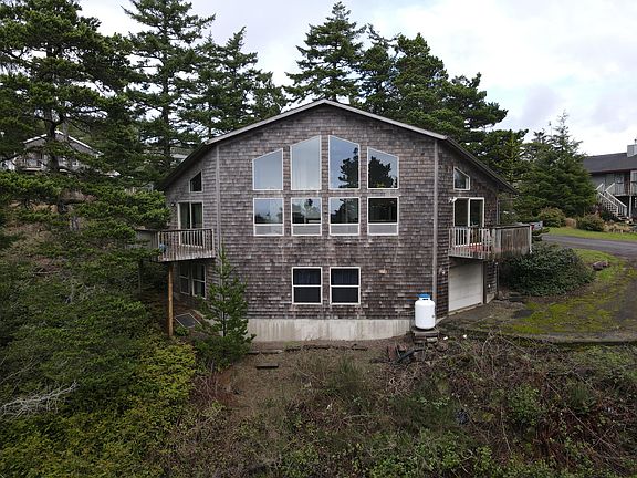 3rd image of 220 Highland Dr