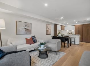378 W 45th Ave #104, Vancouver, BC V5Y 2V8