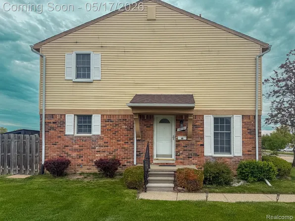 36721 Park Place Dr, Sterling Heights, MI 48310