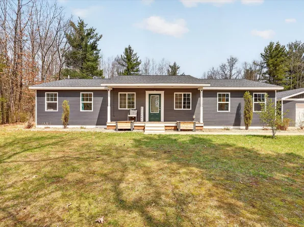 20392 Gates Rd, Howard City, MI 49329
