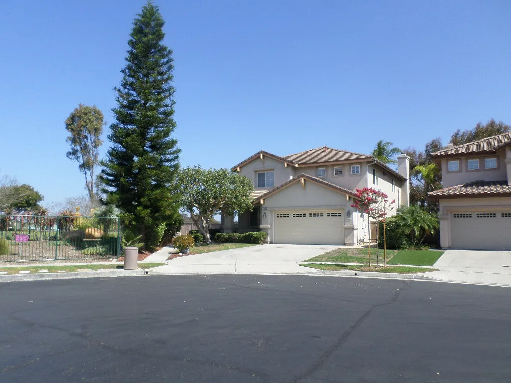 5 bed, 2637 sqft, $7,000 — Photo 1