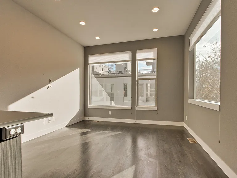 1036 W 37th Ave — Photo 17