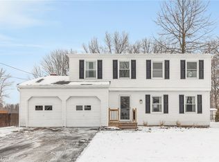 8093 Glen Oaks Dr NE, Warren, OH