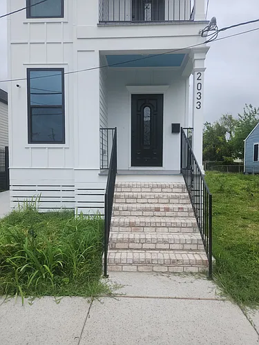 2033 Conti St Photo 1