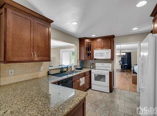 22 Brentwood Rd, Matawan, NJ 07747