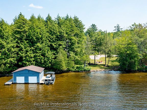 3rd image of 1054 Brydons Bay Rd