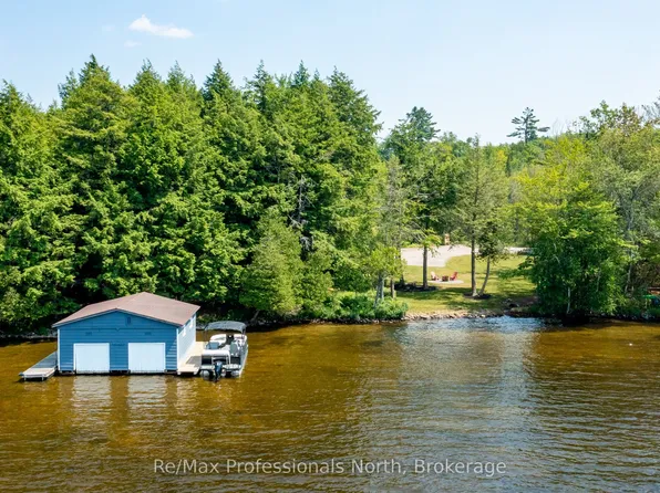 1054 Brydons Bay Rd, Gravenhurst, ON P1P 1R1