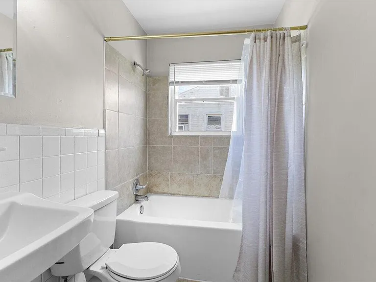 713 Bibb St NE — Photo 14