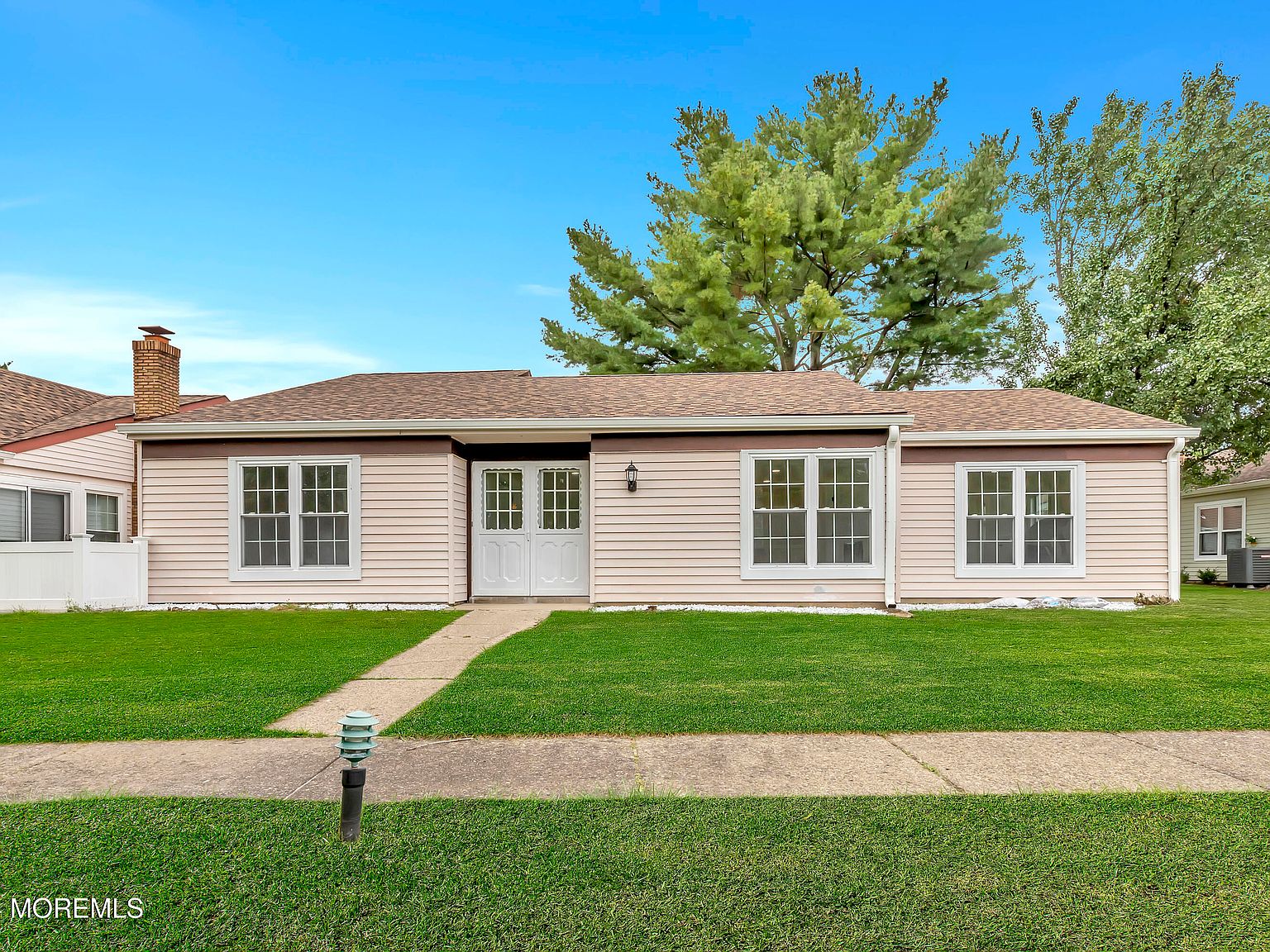 バッグ Salon de Chelsea Black Lacquer Small Chelsea Crossbody