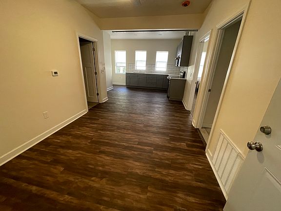 3rd image of 2649 S Kinnickinnic Ave #1