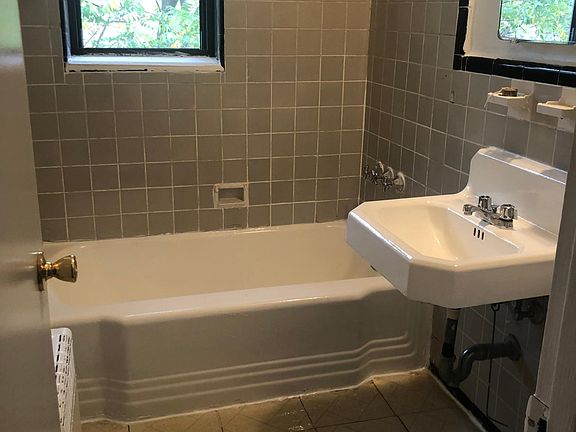 4th image of 425 Mount Prospect Ave APT 520